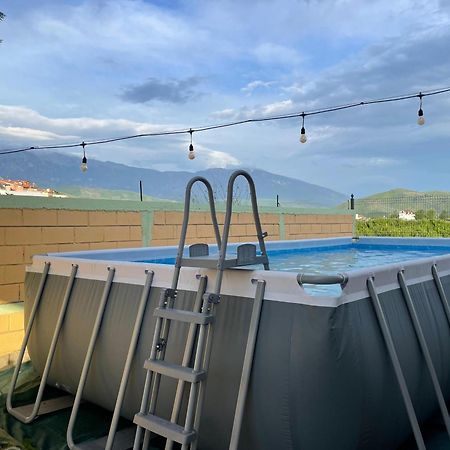 Baza Hostel - Swimming Pool Μπεράτ Εξωτερικό φωτογραφία