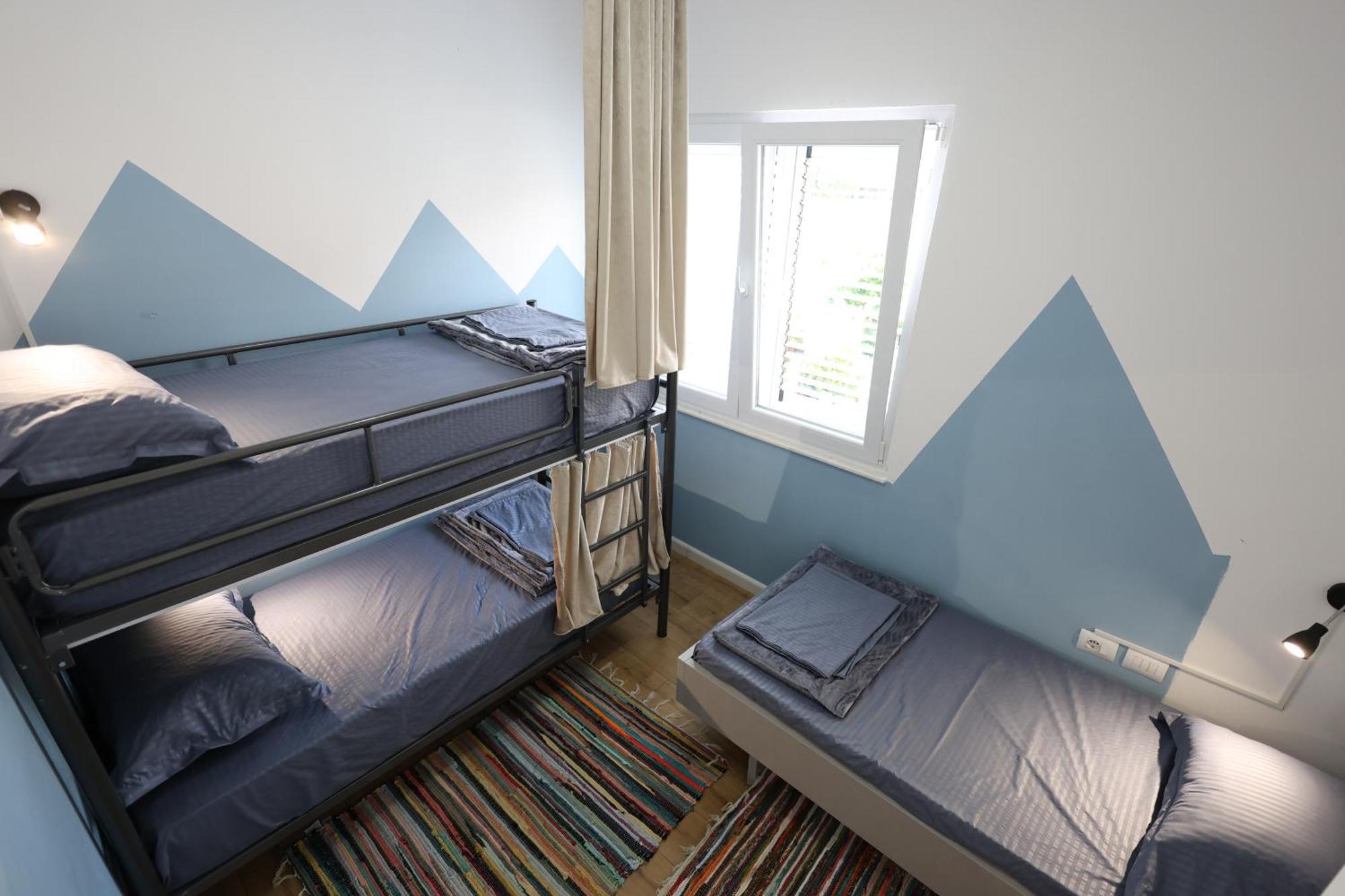Baza Hostel - Swimming Pool Μπεράτ Εξωτερικό φωτογραφία