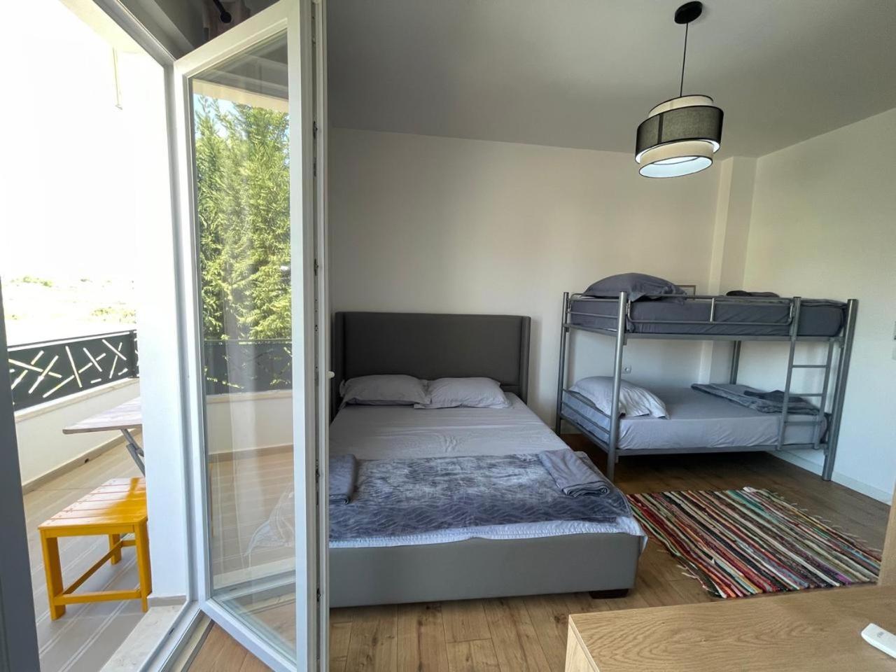Baza Hostel - Swimming Pool Μπεράτ Εξωτερικό φωτογραφία